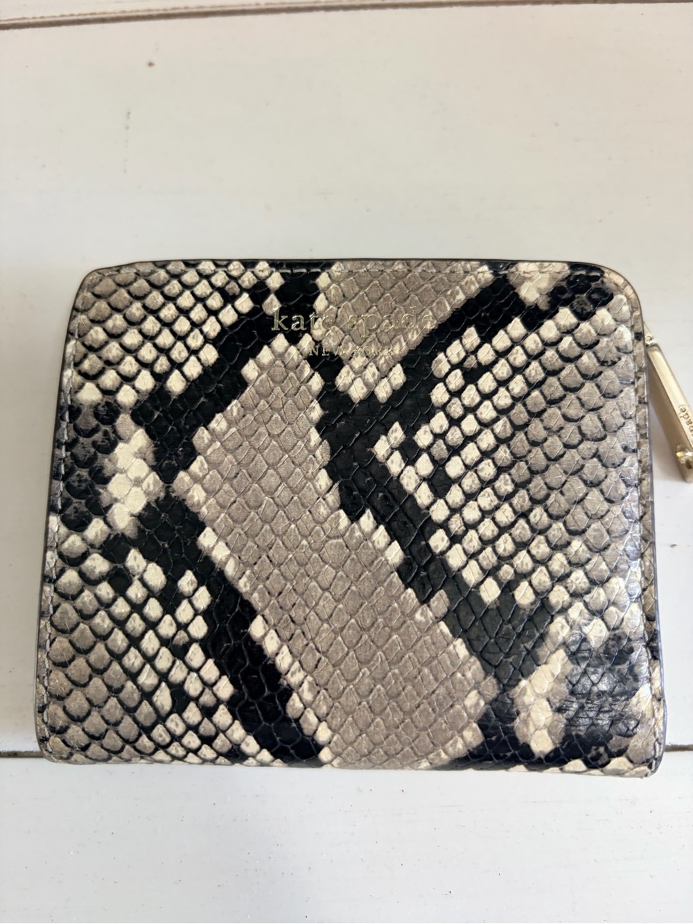 kate spade snake-embossed zip wallet - Black, Gray, Cream